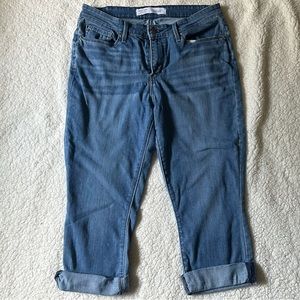 Levi Strauss Signature mid rise capris